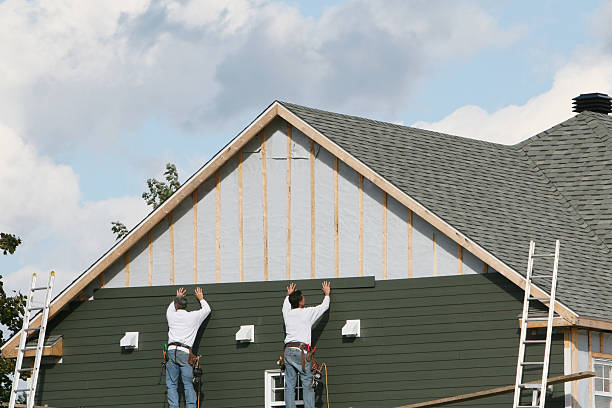 Professional Siding Installation technician working in Clarksville, TN